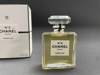 CHANEL
Perfume set:
-Cristalle Eau de Parfum,...