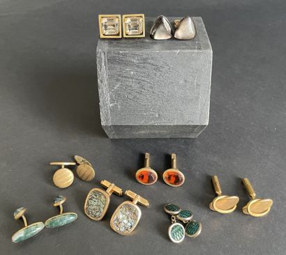 Eight pairs of cufflinks in various shapes...