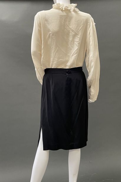 Christian LACROIX
Straight-cut black wool...