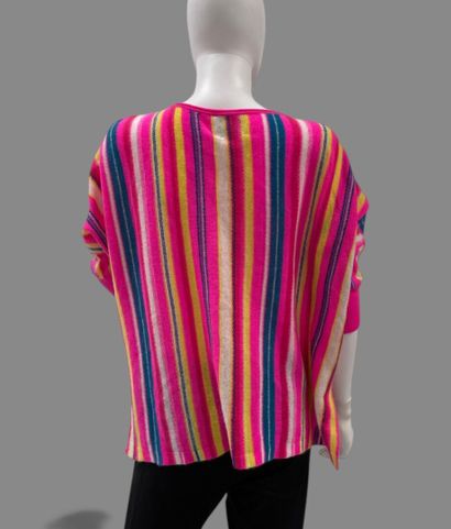 KUJTEN
Pink-striped cashmere sweater. 
One...