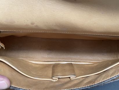 HERMES Paris
Camel leather shoulder bag,...