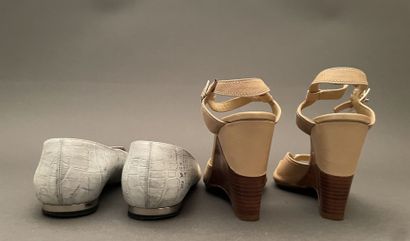 Charles JOURDAN 
-Pair of beige leather sandals...