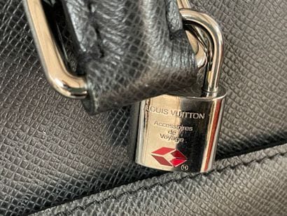 Louis VUITTON circa 2017 
Taïga leather briefcase...