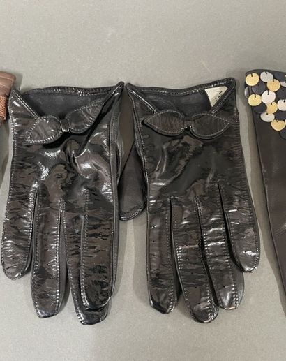 AGNELLE, Maison FABRE
Set of 3 pairs of gloves...