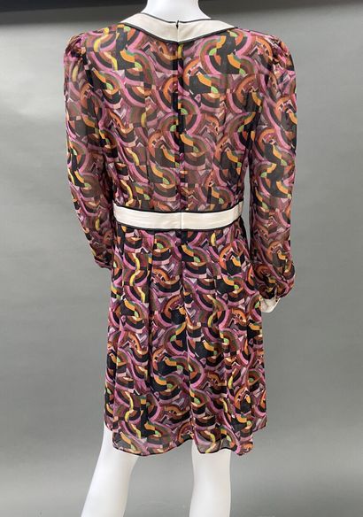 TARA JARMON
Set of two dresses: 
- Sleeveless...