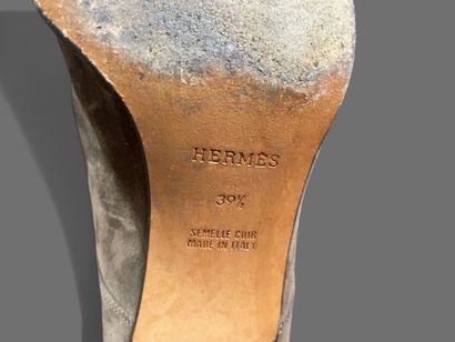 HERMES
Pair of brown suede Salomé shoes....