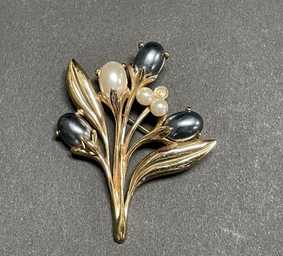 GIVENCHY
Gold-tone metal brooch embellished...
