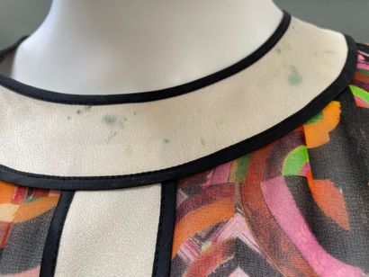 TARA JARMON
Set of two dresses: 
- Sleeveless...