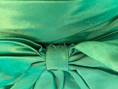 UNGARO Parallèle 
Set consisting of a pleated...