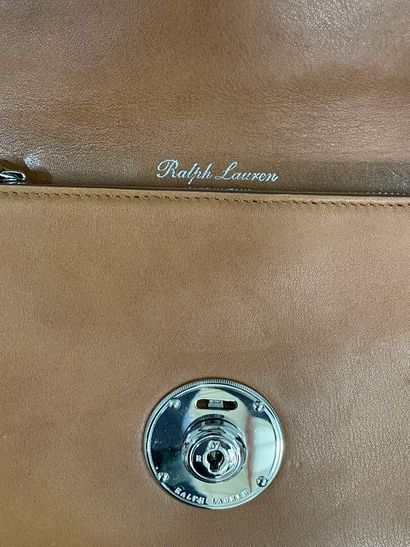 Ralph LAUREN 
25 cm camel leather clutch...
