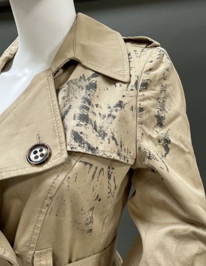 RED VALENTINO 
Beige cotton trench coat,...