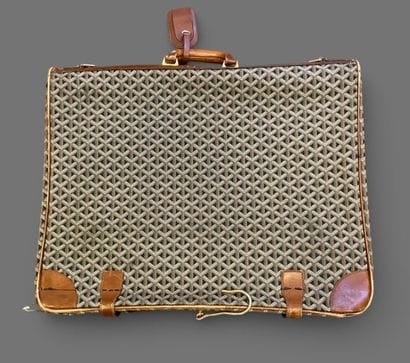 GOYARD attributed to
Set in camel leather...