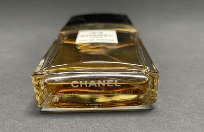 CHANEL
Perfume set:
-Cristalle Eau de Parfum,...