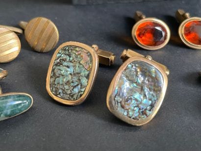 Eight pairs of cufflinks in various shapes...