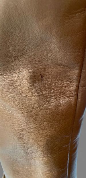 Guy LAROCHE
Camel-colored leather jacket