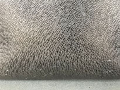 Louis VUITTON circa 2017 
Taïga leather briefcase...