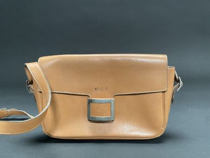 HERMES Paris
Camel leather shoulder bag,...