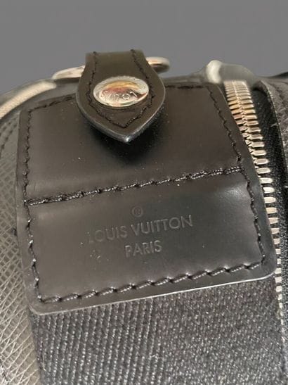 Louis VUITTON circa 2017 
Taïga leather briefcase...