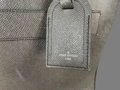 Louis VUITTON circa 2017 
Taïga leather briefcase...