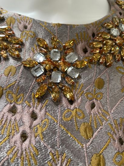 TARA JARMON
Silk dress with gold-background...