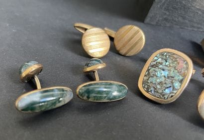 Eight pairs of cufflinks in various shapes...
