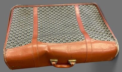 GOYARD attributed to
Set in camel leather...