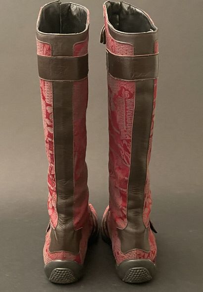KENZO
Pair of carmine-red leather and canvas...