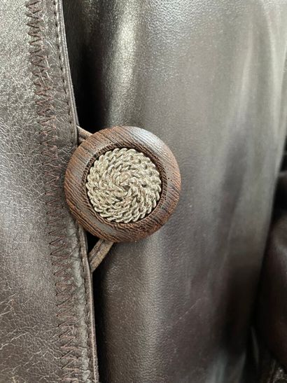Yves SAINT LAURENT FUR
Brown leather coat...