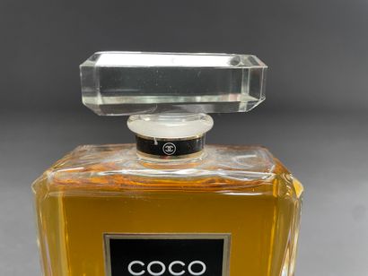 CHANEL
Replica COCO Eau de Parfum bottle.
H:...