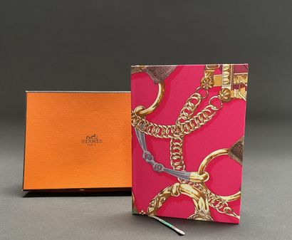 HERMES Paris
Printed silk notebook
In very...