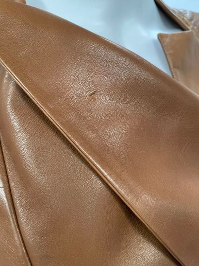 Guy LAROCHE
Camel-colored leather jacket