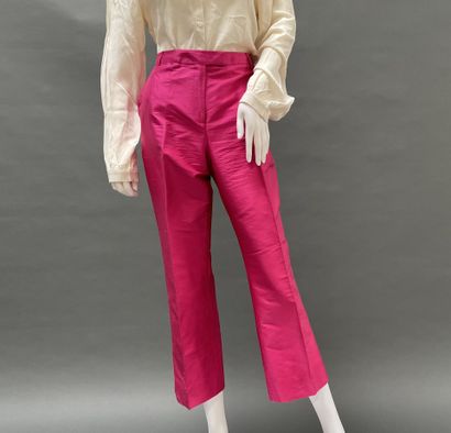Ann TAYLOR and ANN TAYLOR LOFT PETITES
-Fuchsia...