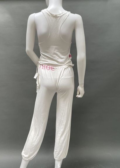 CHLOE
White cotton sports set, including...