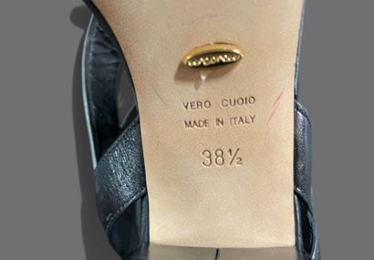 Sergio ROSSI
Pair of two-tone black and khaki...
