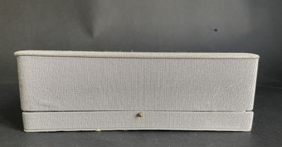 HERMES
Case lined with gray fabric
6.5 x...