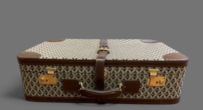 GOYARD
Set of 2 suitcases made of brown leather...