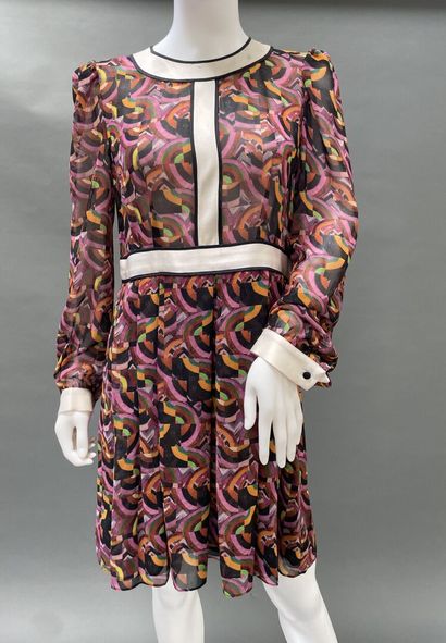 TARA JARMON
Set of two dresses: 
- Sleeveless...