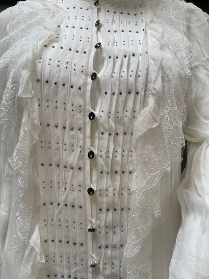 The KOOPLES and VICTOIRE 
Set includes an...