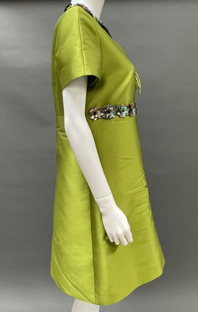 PAUL KA Paris
Green silk dress with a bow...