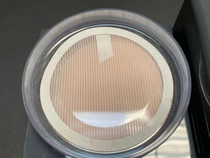GUERLAIN
Set consisting of a compact mirror...