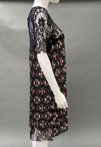 PAROCH
Short dress with a lace top and pleated...
