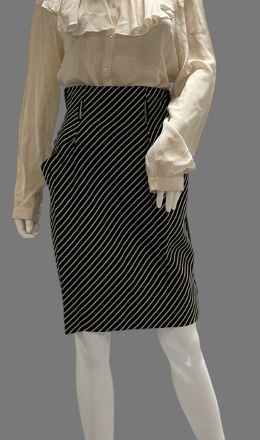 UNGARO Parallèle 
Set including an ecru wool...