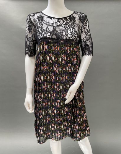 PAROCH
Short dress with a lace top and pleated...