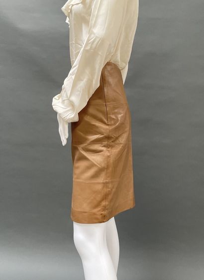 Georges RECH
-Straight skirt in camel-colored...