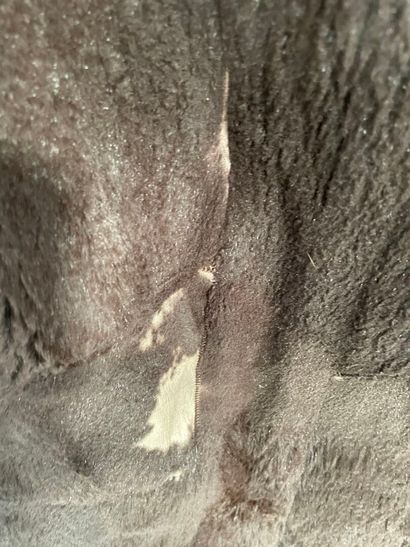 Yves SAINT LAURENT FUR
Brown leather coat...