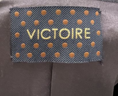 The KOOPLES and VICTOIRE 
Set includes an...