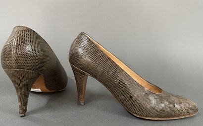 DELAGE Paris 
Pair of brown reptile-print...