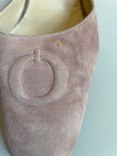 Christian DIOR
Pair of pink suede strappy...