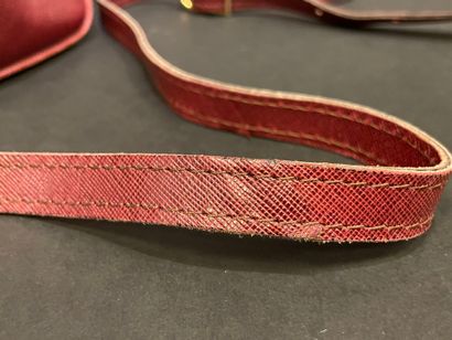 LANCEL 
Garnet leather shoulder bag, zipper...