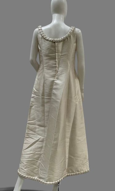 Pierre BALMAIN PARIS
Unbleached silk dress...